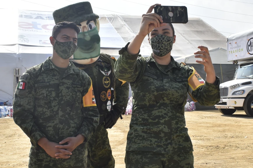 ¡NOS VISITÓ LA SOLDADO ALEXA BUENO, EL SOLDADO ZAVALA Y EL SARGENTO BRAVO!