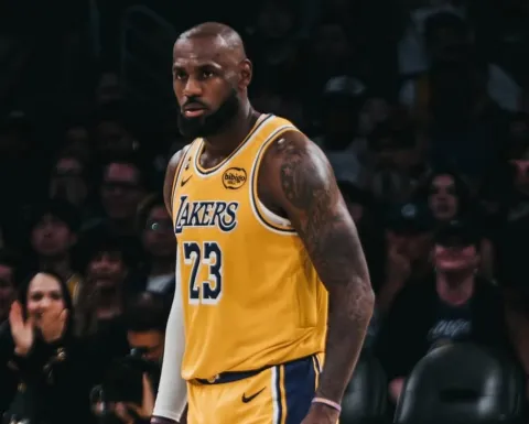 OFICIAL: LeBron James deja los Lakers y entre a la agencia libre