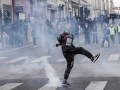 francia_manifestantes_desmanes_costo_vida.jpg