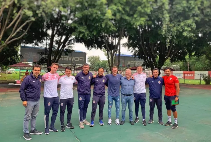 chivas barcelona.jpg