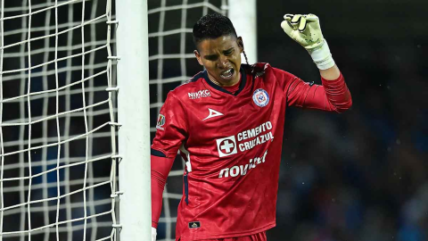 Kevin Mier vuelve a fallar con Cruz Azul