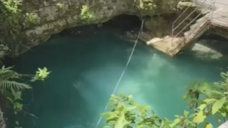 Encuentran un cenote en el patio de su casa