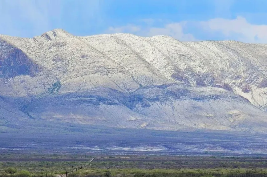 Campos menonitas de El Oasis bajo un manto blanco por la granizada