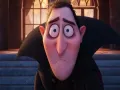 Drácula en Hotel Transylvania es una versión más suave, amable y sobreprotectora de la figura clásica del vampiro.