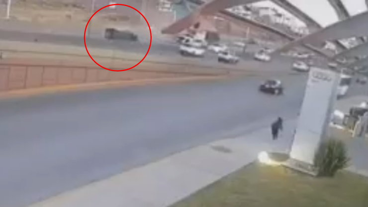 volcadura auto Periférico de la Juventud