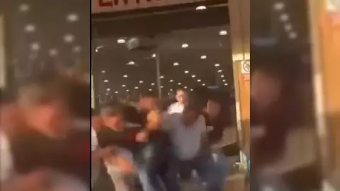 VIDEO Fuerte pelea empaña el Buen Fin en Puebla
