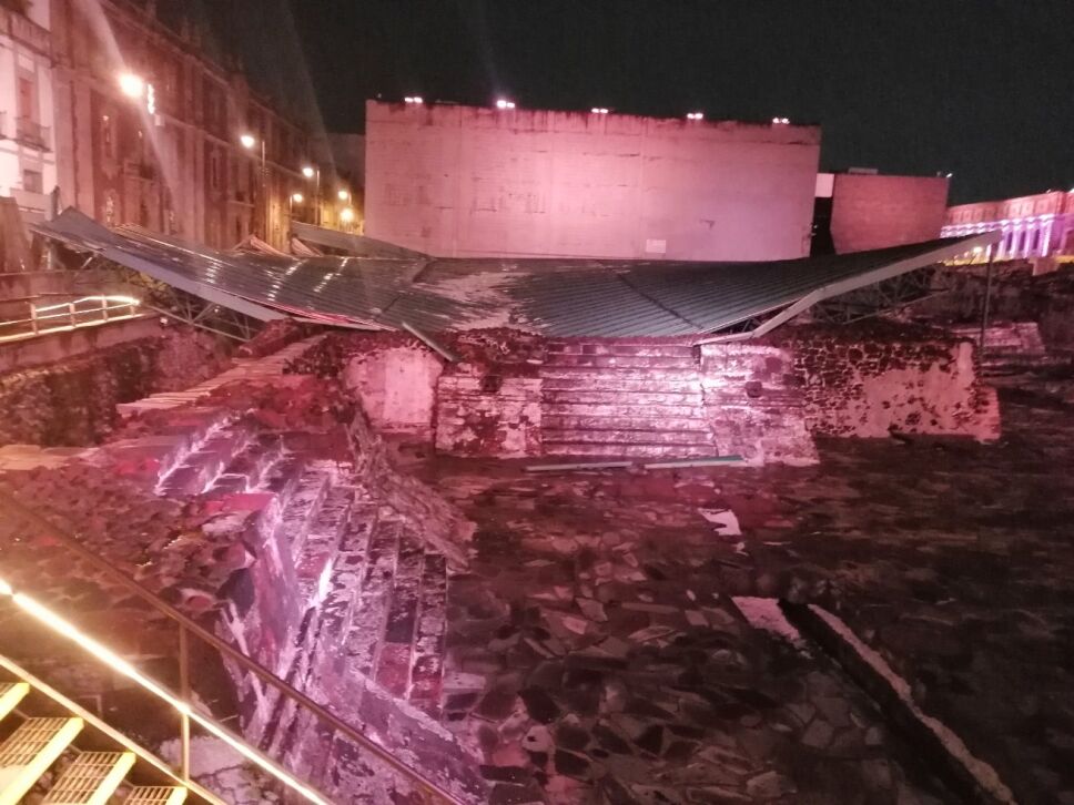 VIDEO: Colapsa techo de Templo Mayor por granizo y lluvias de anoche