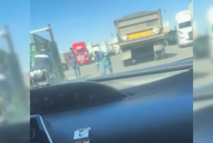 trailero agrede a transito en torreon