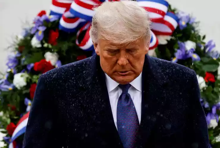 presidente donald trump vende helicoptero .jpg