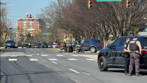 Tiroteo en sinagoga cerca de Baltimore: reportan policías y atacante heridos tras ataque armado
