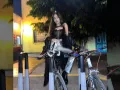 Danna Paola en bici.jpg
