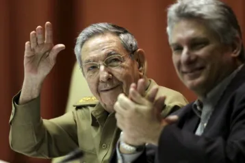 Raúl Castro y Miguel Díaz-Canel