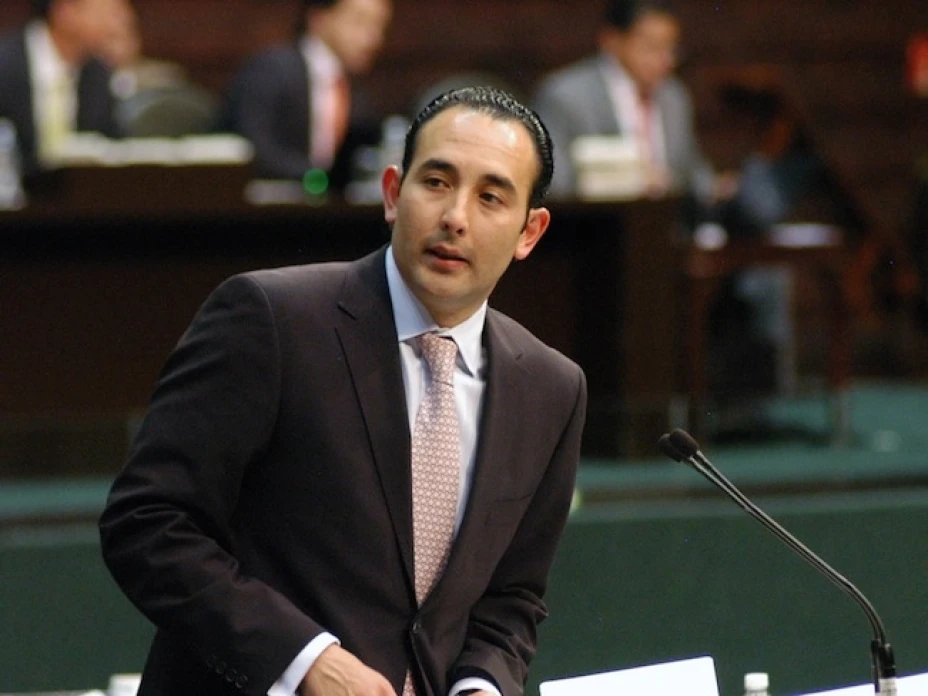El senador del PAN, Roberto Gil Zuarth, señaló que las transferencias bancarias a 38 senadores, fueron un error administrativo