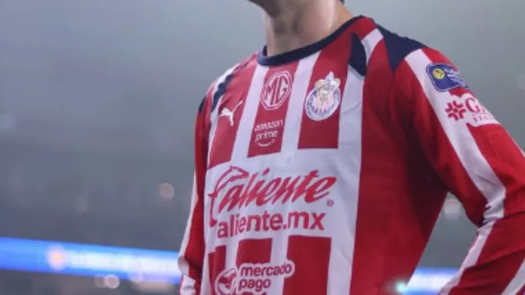 Llegó como solución a Chivas con pasado en Europa, pero no ha sido convocado ni a la banca en todo el Clausura 2026