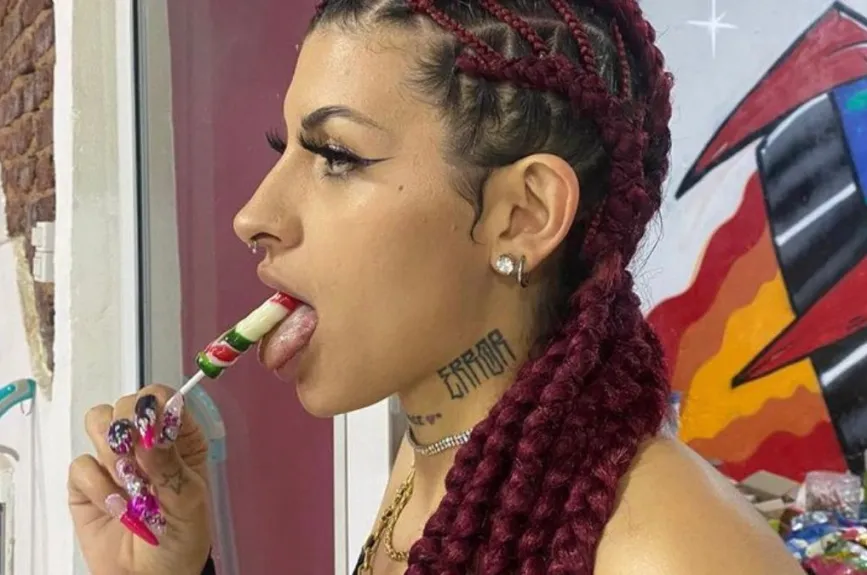 Nicki Nicole y Cazzu de fiesta (19).jpg