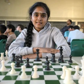 Joven prodigio del ajedrez triunfa en Londres