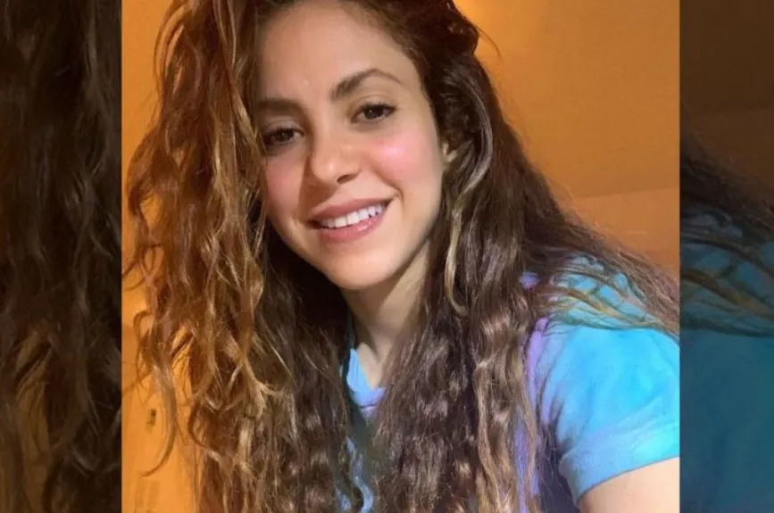 Shakira cantando.jpg