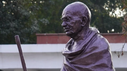 Hoy 30 de enero de 2025 se cumplen 77 años del ASESINATO de Mahatma Gandhi