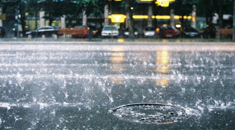 Lluvias cae sobre la ciudad.