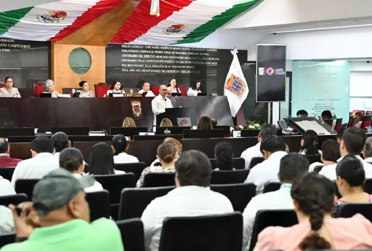 Trifulca entre diputados de Morena en el Congreso de Campeche