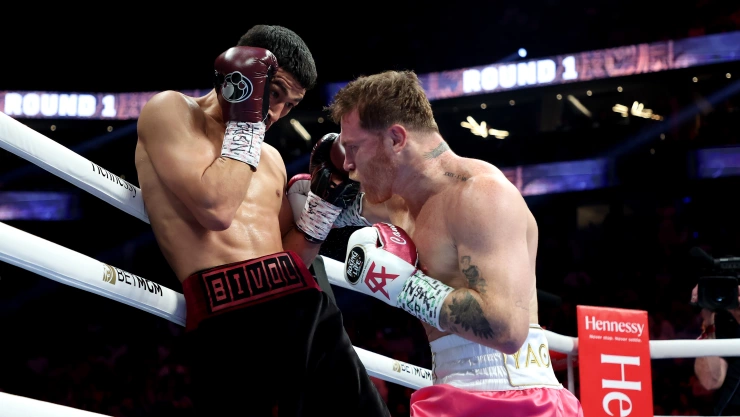 Canelo vs Bivol round 2 | EN VIVO