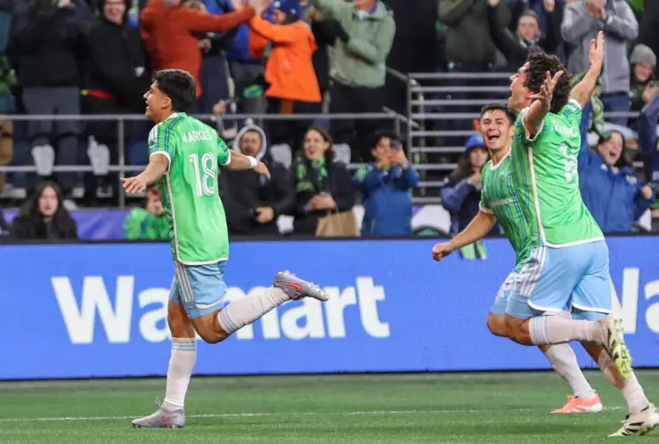 Obed Vargas marcó por duplicado