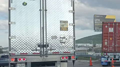accidente de tráiler en la carretera 57 tramo san luis potosí a la altura de santa maría del río 29 de noviembre de 2024.jpg