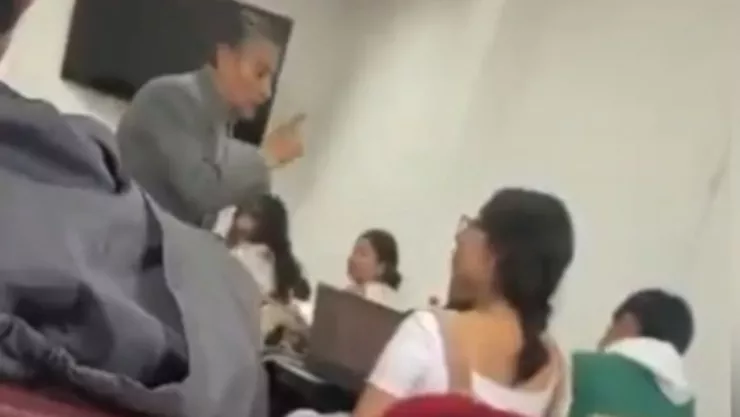 Suspenden a maestro por llamar “estúpido” a estudiante en Chiapas