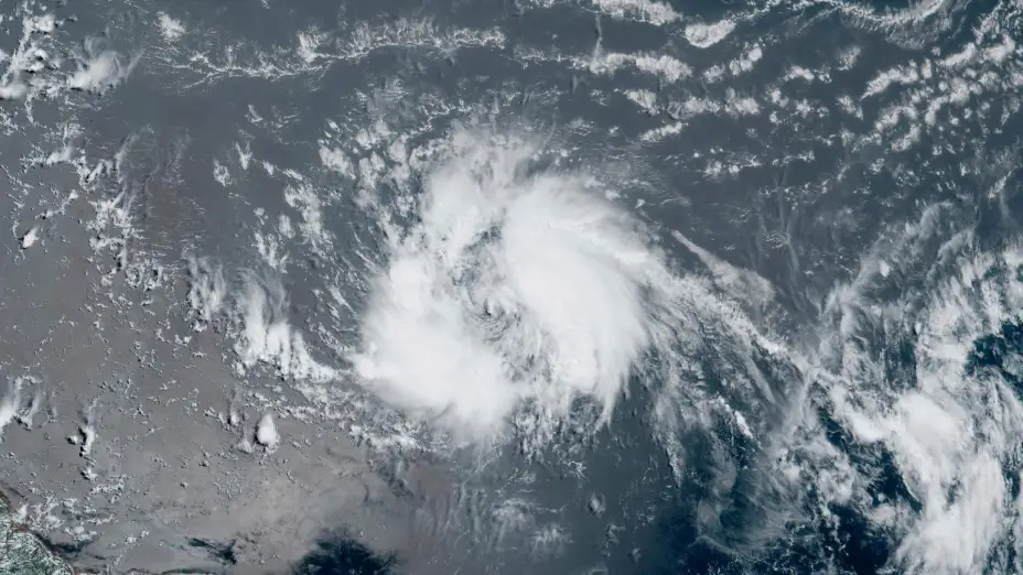 Foto satelital de la tormenta tropical Bret en el Caribe