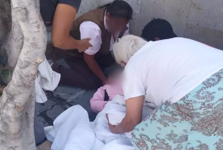 Mujer da a luz en calles de Analco en la ciudad de Puebla