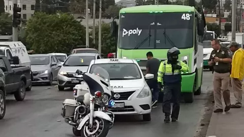 Reportan al menos 10 accidentes de tránsito durante lluvias por tormenta tropical Kay este viernes.