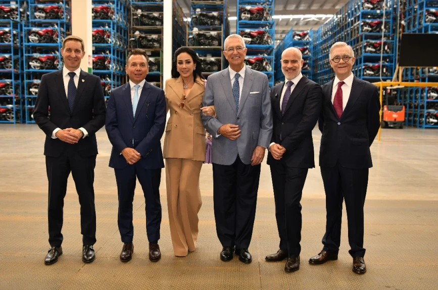 Grupo Salinas inaugura Ensamblika en Jalisco. Conoce los detalles de la nueva planta que ensamblará 500,000 motocicletas al año.