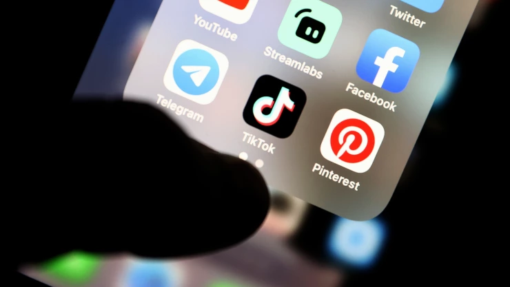 Biden revoca orden de Trump de prohibir TikTok y WeChat