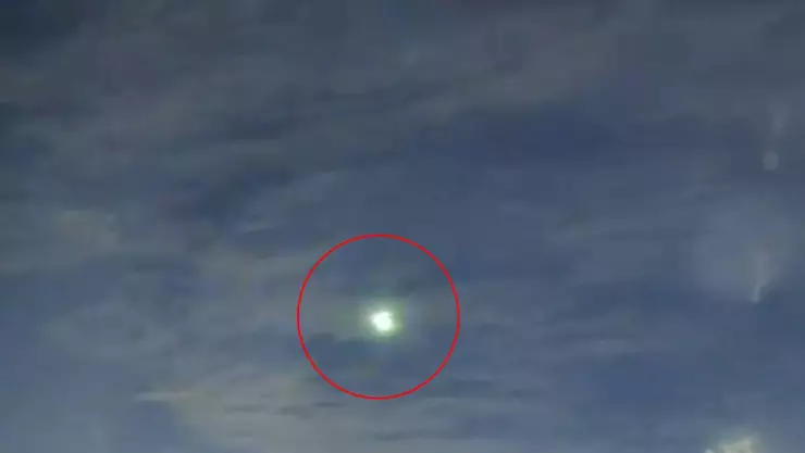 Esta es la bola de fuego verde que ha iluminado el cielo; qué es y porqué sucede