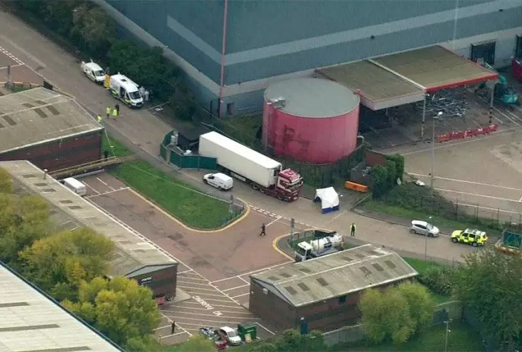 ¡De terror! Policía británica halla 39 cadáveres en el contenedor de un camión, arresta al conductor