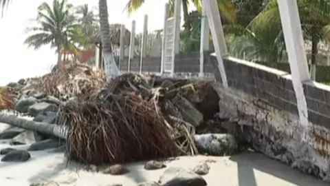 El mar ha destruido bardas