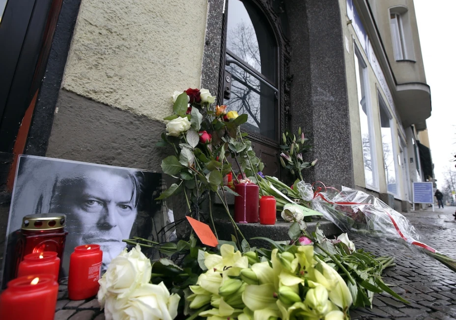 Ofrendas a David Bowie