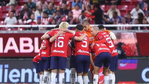 Fernando Gago “cepilla” a cuatro titulares de Chivas para la Concachampions