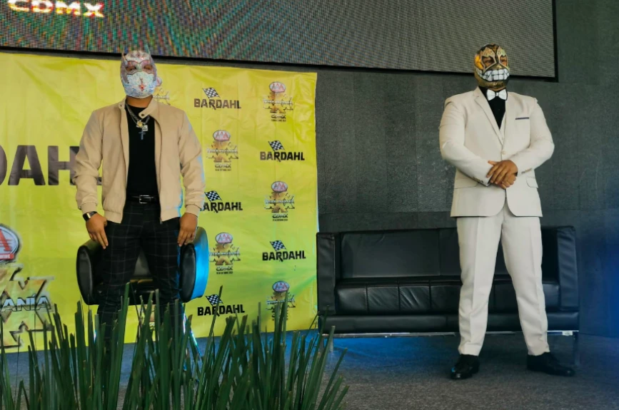 Lucha Libre AAA Triplemanía XXX cartel completo