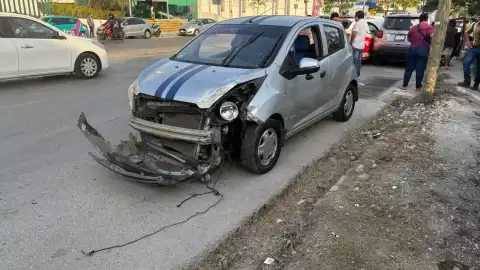 FOTOS del FUERTE ACCIDENTE entre varios autos en Campeche hoy, 21 de enero de 2025