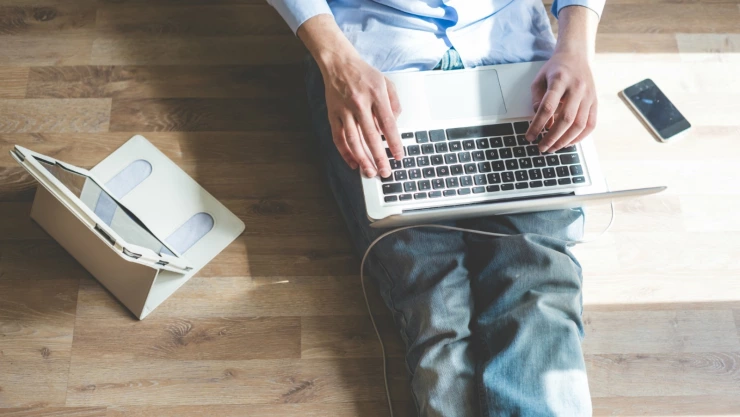 Estos hombres enfrentan cargos como intento de agresión sexual a un menor, la tentación, la posesión de pornografía infantil y el intento de corromper la moral de un niño. Imagen: Archivo
