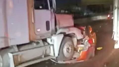 Tráiler ser lleva varios carros en la Irapuato- Salamanca: esto es lo que sabemos