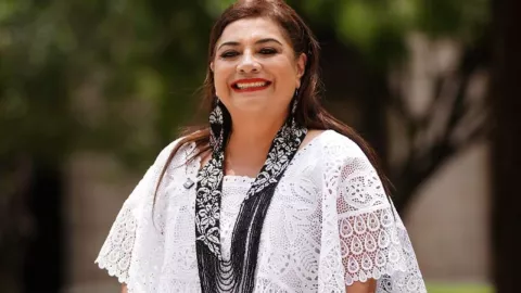 Clara Brugada no estuvo con Sheinbaum en el desfile del 20 de noviembre por un procedimiento médico