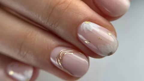 ideas de manicura rusa que alargan y estilizan los dedos