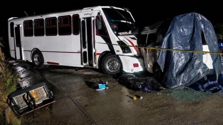Accidente de camioneta de turistas y un autobús 6 de junio 2026