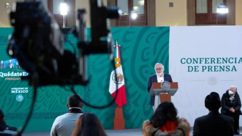 Alejandro Encinas aseguró que continúan los trabajos para conocer el paradero de los estudiantes de Ayotzinapa.