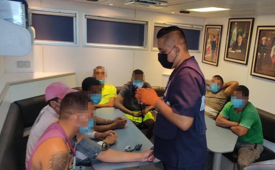 rescatan a cubanos en aguas de cozumel