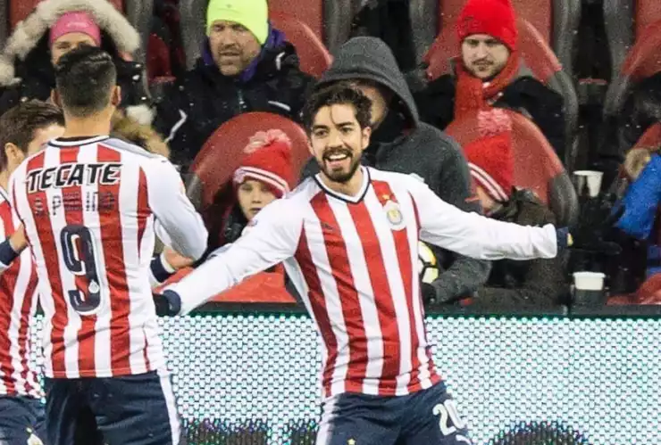 ¿Descartado? Esta sería la razón por la que Pizarro no volverá a Chivas