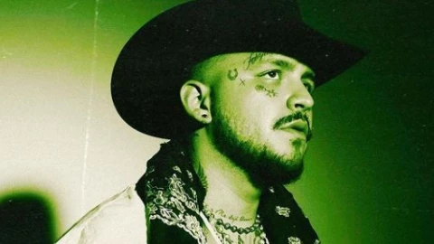 Captan un momento romántico subido de tono de Cazzú y Nodal