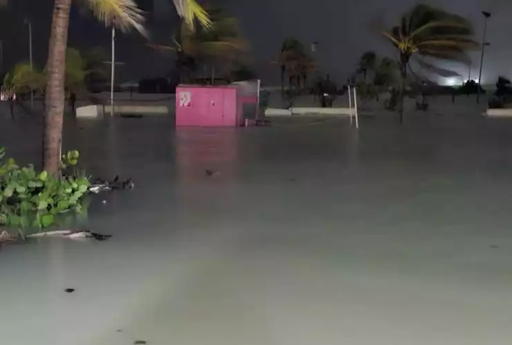 Huracán Milton Yucatán Totalmente inundado Puerto Progreso por ciclón categoría 5 1.jpg